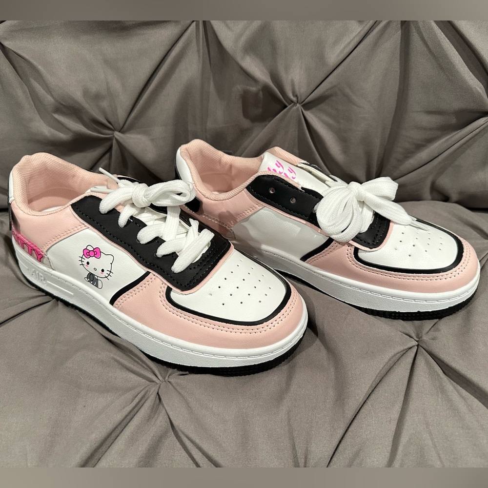 Hello Kitty Kawaii Sneakers - Size 39